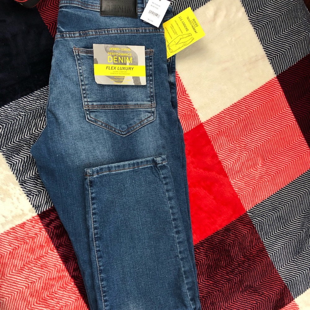 Brand new pants never be used, good condition and ask for more info